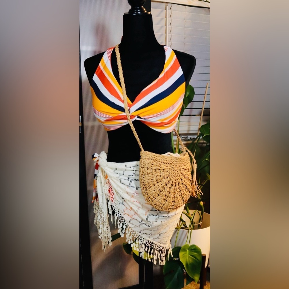 Stunning 🤩 two piece swimsuit! NWOT - Picture 4 of 10